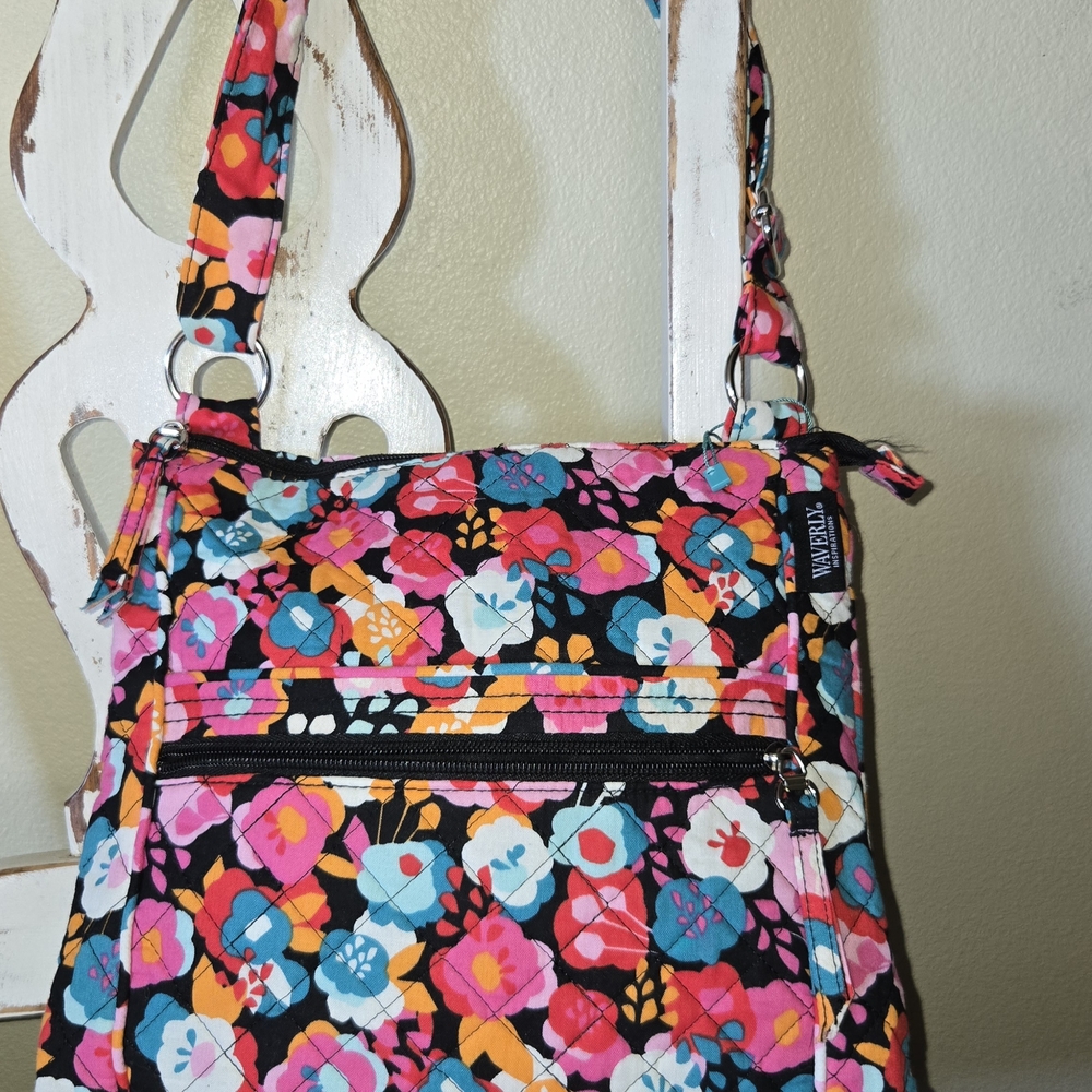 NWOT WAVERLY INSPIRATIONS ADJUSTABLE QUILTED CROSSBODY HANDBAG